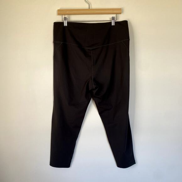 Girlfriend Collective Compressive High Rise 7/8 Leggings in Moon 3XL - Picture 3 of 6